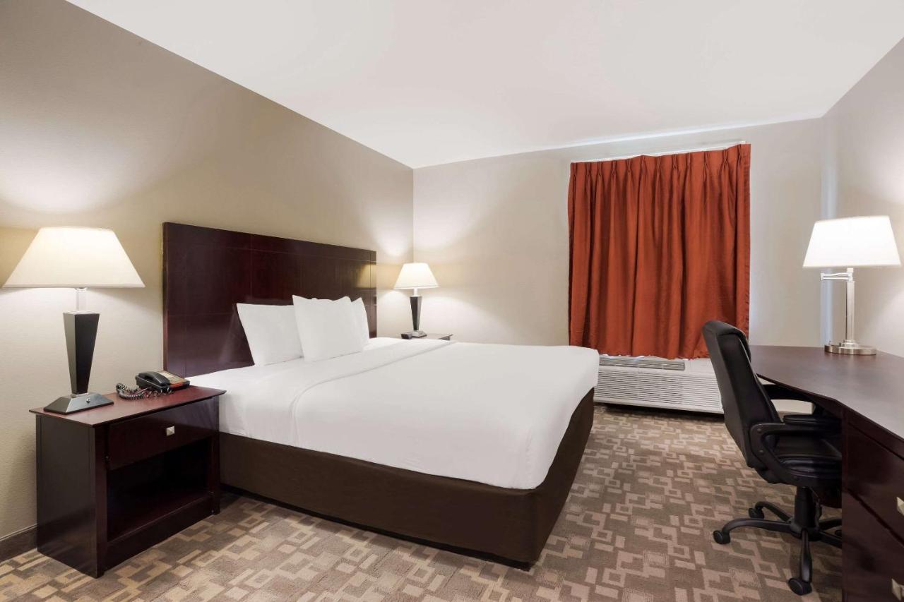 Suburban - Morgan Hotel Berwick
