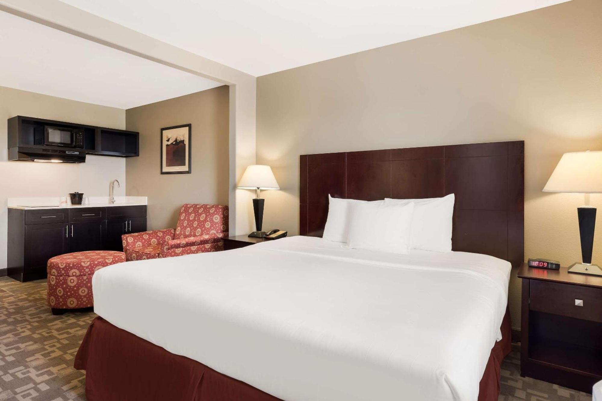 Suburban - Morgan Hotel *