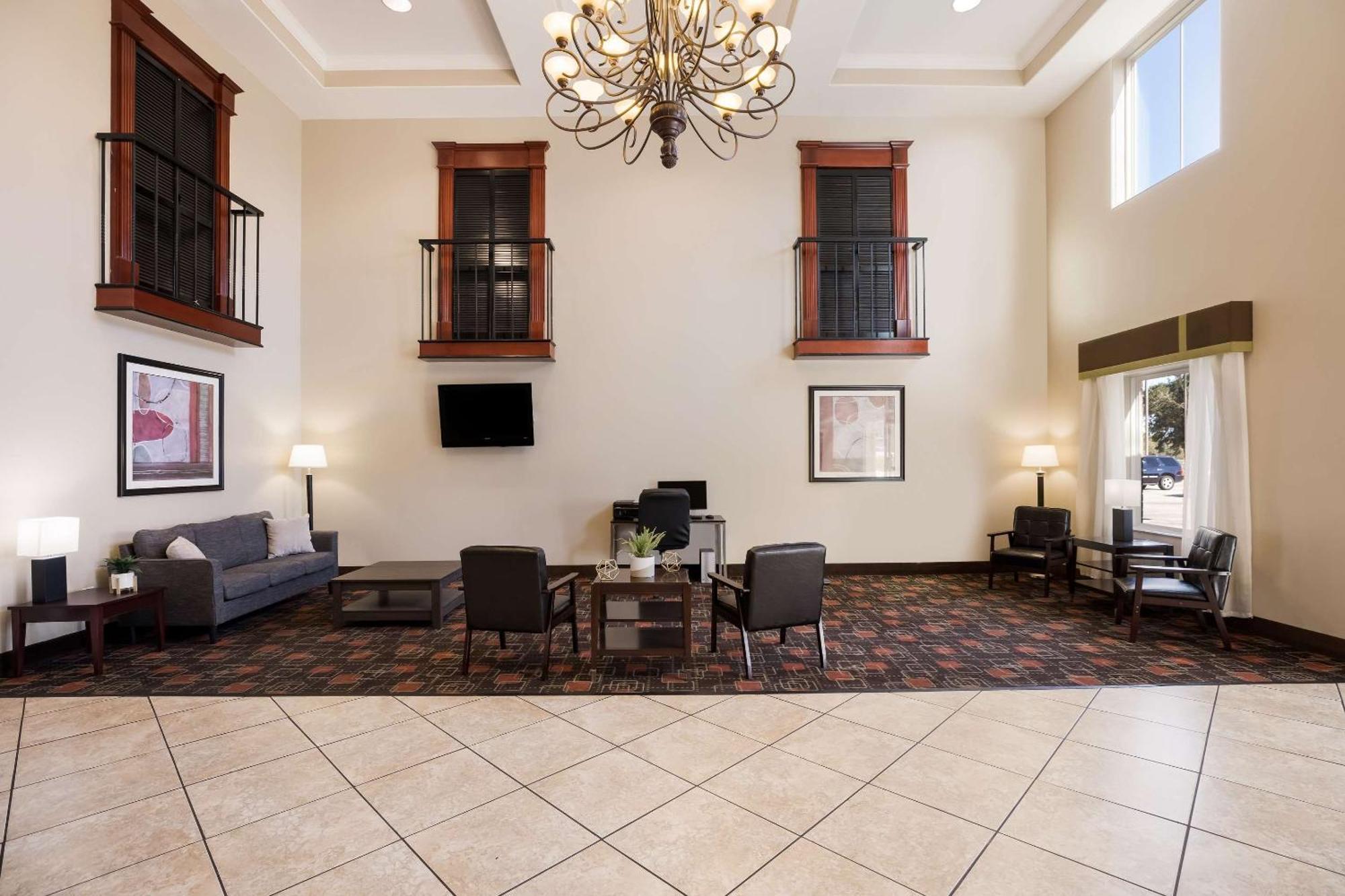 Suburban - Morgan Hotel *
